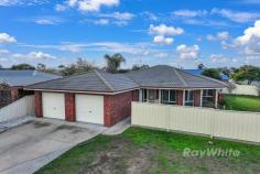  6 Federal Street Echuca VIC 3564 $559,000 Here is a great opportunity to add to your investment port folio or to start one. Currently tenanted till mid December and returning $600.00 per week is this 3 bedroom brick veneer home set on low maintenance block of 611sqm. The master bedroom boasts an ensuite with an open plan kitchen/dining/family area and a separate living room. There is a central bathroom to service the remaining 2 bedrooms which both have built in robes with gas heating and split system cooling to keep you comfortable. To finish this little beauty off there is a double garage and a secure rear yard. If your looking for an investment or a place to call home then this one is well worth a look. 