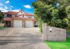  2 / 11 Quokka Drive Blackbutt NSW 2529 $790,000 - $840,000 A low maintenance Duplex suitable to most demographics presents here at 2/11 Quokka Drive, Blackbutt. Located in a quiet location, this self managed Duplex has been stylishly updated throughout and is ready to move straight into and enjoy or lease out immediately with ease. With a large undercover entertainment area and a fully fenced rear yard that the kids and pets will love, this is the perfect place to entertain friends and family or just relax and spend those summer afternoons . With local shops, schools, public transport, Stockland Shellharbour, beaches, the Marina and freeway access all just minutes away, this is the perfect place to call home. Featuring • 3 Good size bedrooms • Large renovated kitchen • Generous family bathroom • Undercover entertaining area • Large fully fenced rear yard • Garden shed • Single garage • No strata fees 